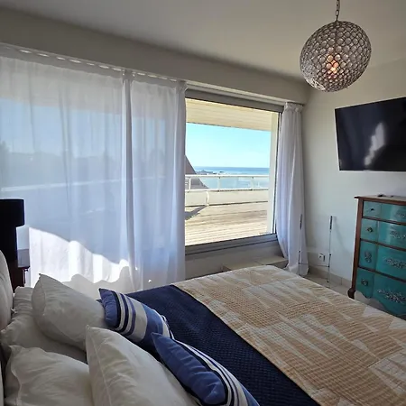 Panoramic View And Terrace In Appartement *