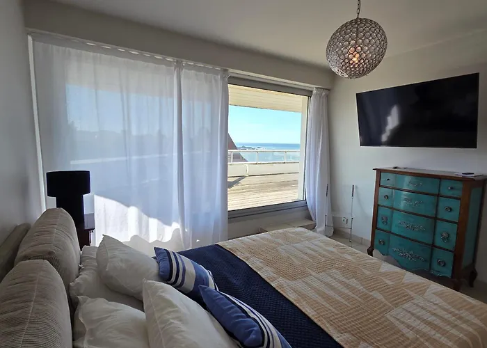 Panoramic View And Terrace In Appartement *