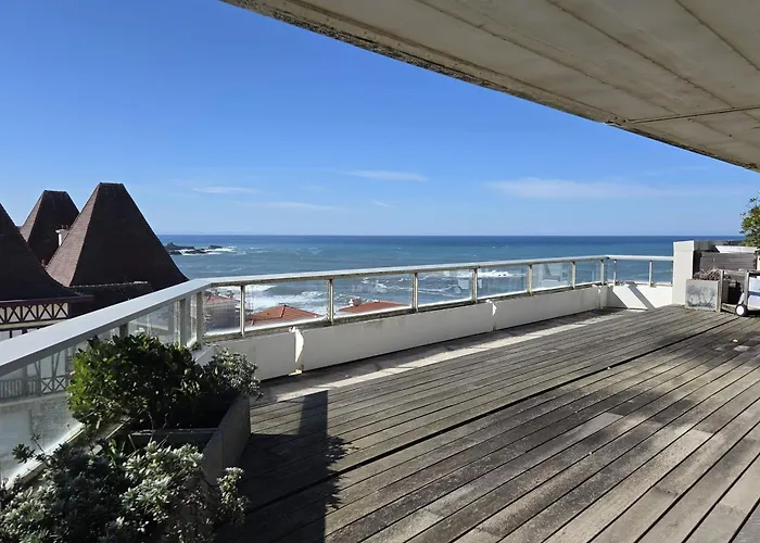 Panoramic View And Terrace In Appartement Biarritz