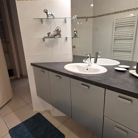 Vue Panoramique Et Terrasse à *