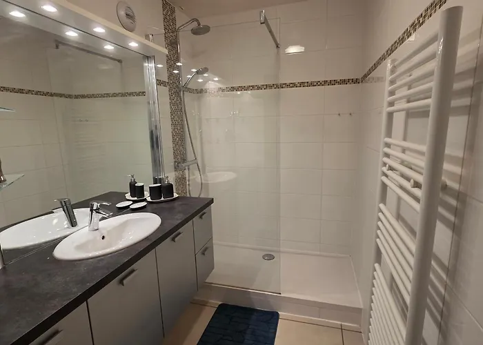 Panoramic View And Terrace In Apartamento